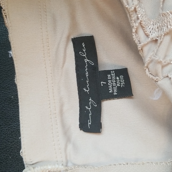 City Triangles homecoming dress. Size 7 - Picture 6 of 7